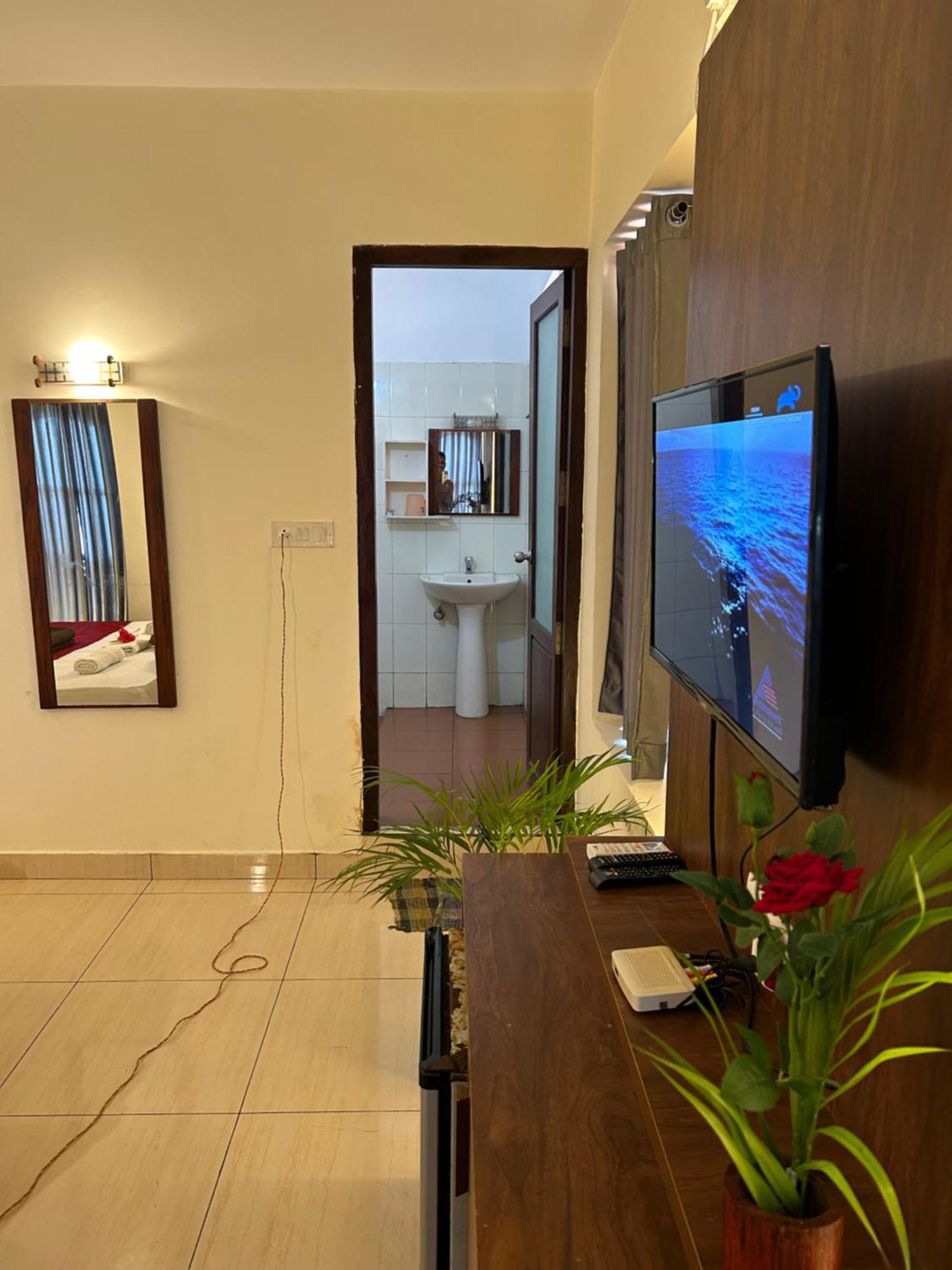 The Ocean Park Beach Resort Kovalam Exterior photo