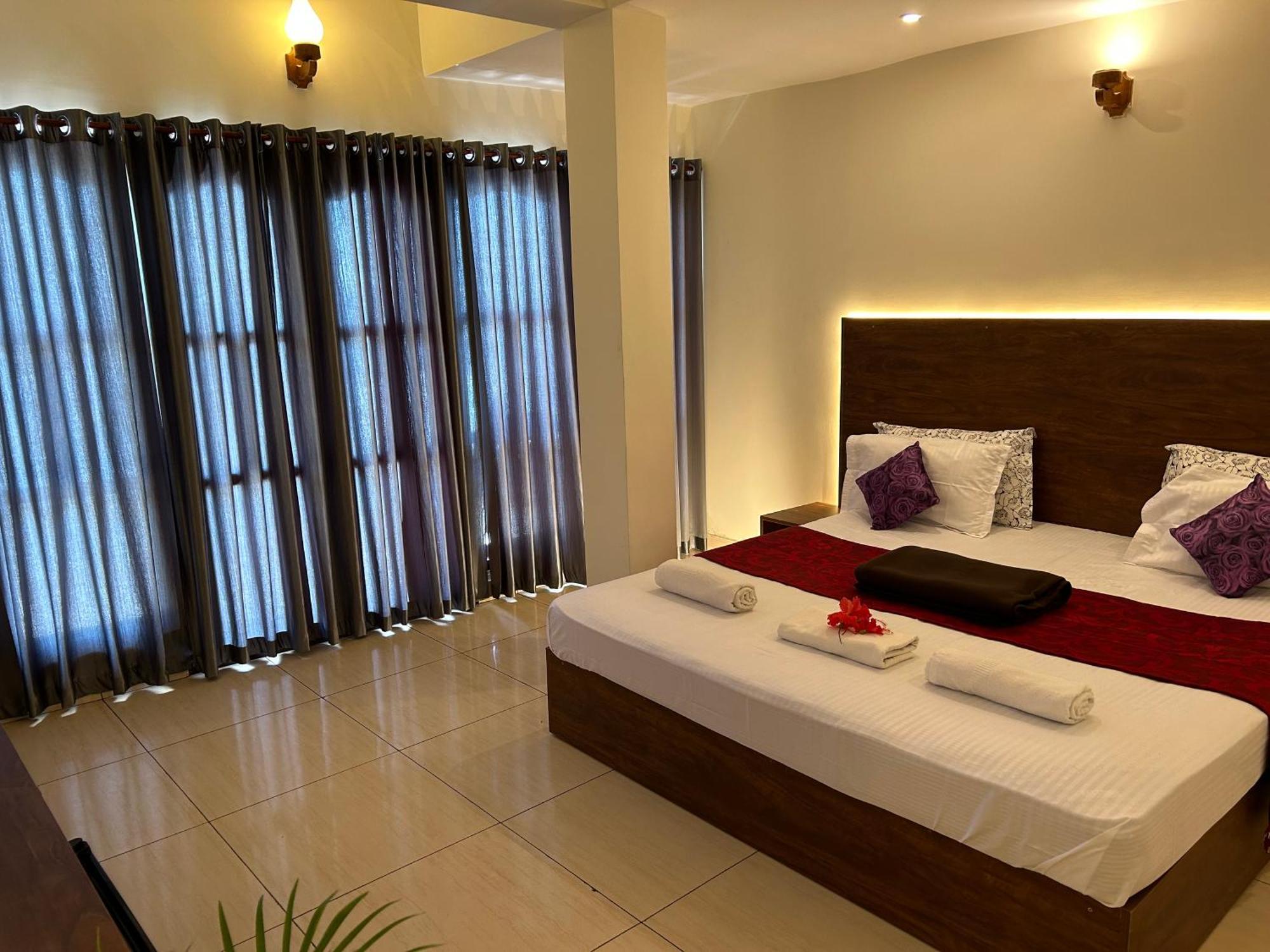 The Ocean Park Beach Resort Kovalam Exterior photo