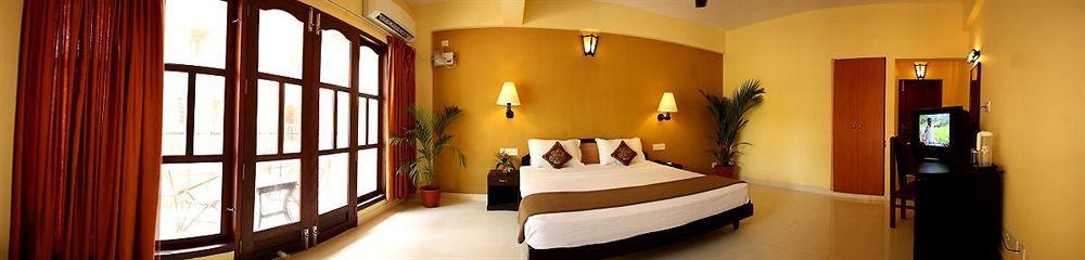 The Ocean Park Beach Resort Kovalam Exterior photo