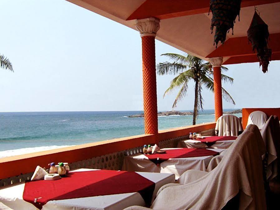 The Ocean Park Beach Resort Kovalam Exterior photo