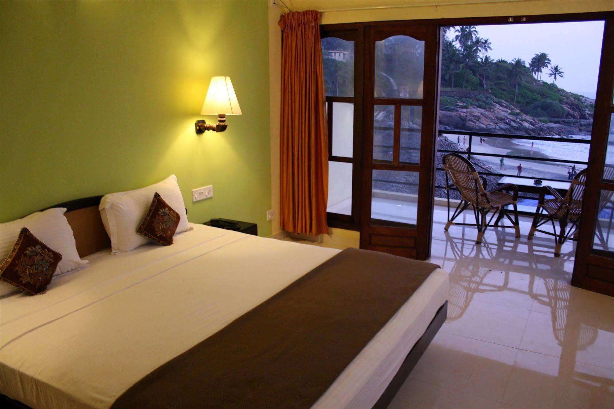 The Ocean Park Beach Resort Kovalam Exterior photo