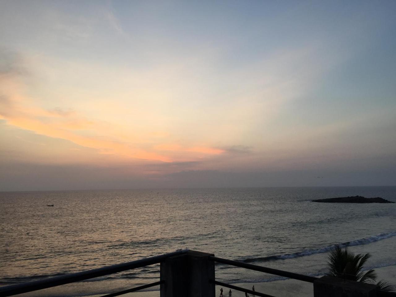 The Ocean Park Beach Resort Kovalam Exterior photo