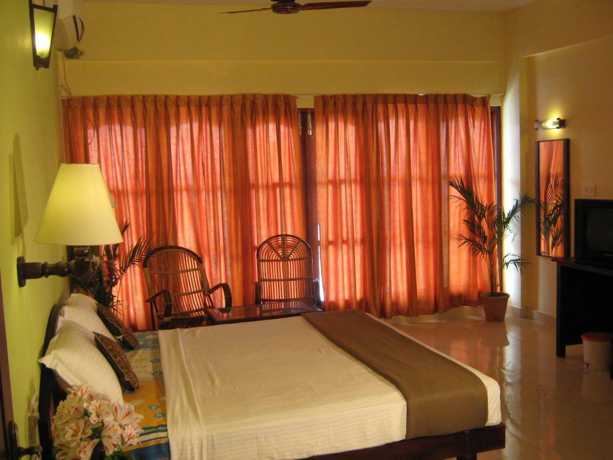 The Ocean Park Beach Resort Kovalam Exterior photo