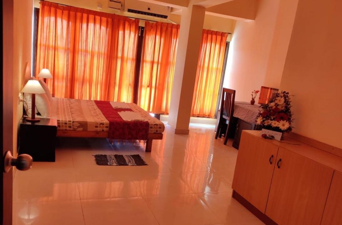 The Ocean Park Beach Resort Kovalam Exterior photo